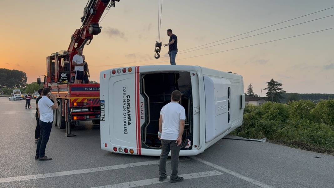 Otobüs devrildi, çok sayıda yaralı var! 10